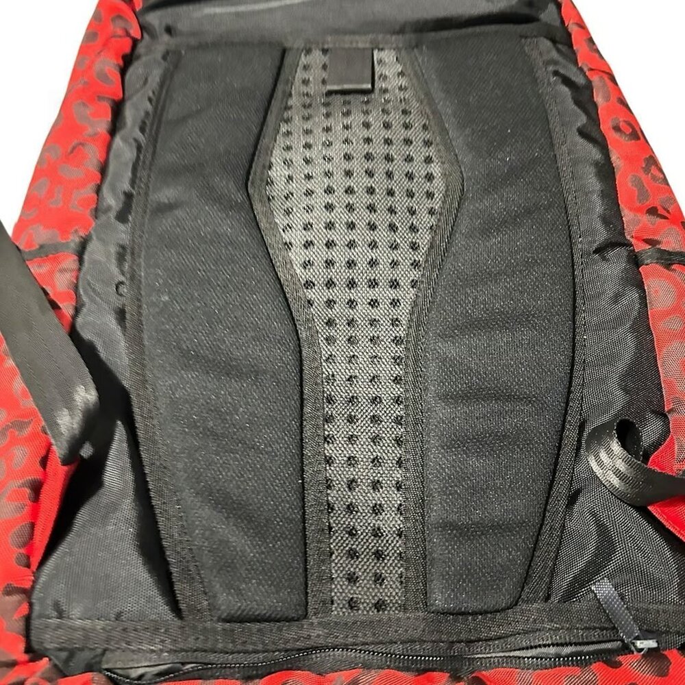 Sprayground Red Leopard Lips Backpack Limited Edition Gold Fangs Full size Clean - Picture 5 of 9